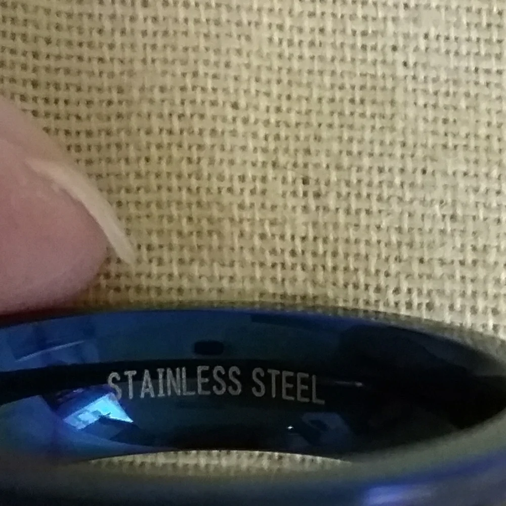 BRAND NEW Men's Stainless Steel Ring- Size 8